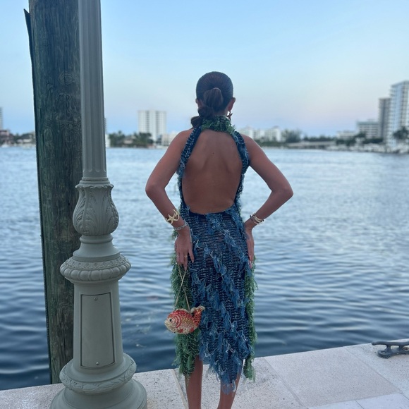 Like brand new wore 1 time for photos dress - Picture 3 of 3